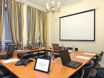 Mayfair 4*