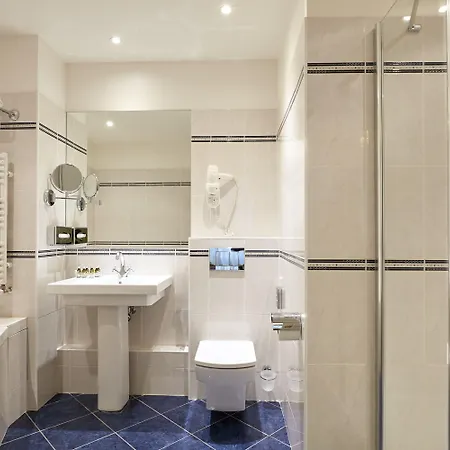 Mayfair 4*