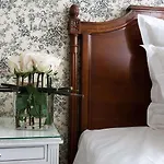 Mayfair 4*