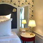 Mayfair Paris