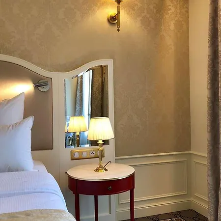 Mayfair Париж