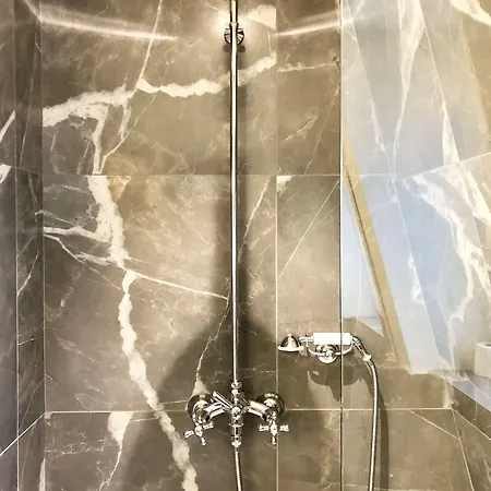 مايفير فندق باريس