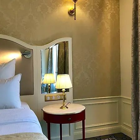 Mayfair Hotel 4*