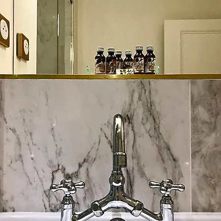 Mayfair Hotel 4*