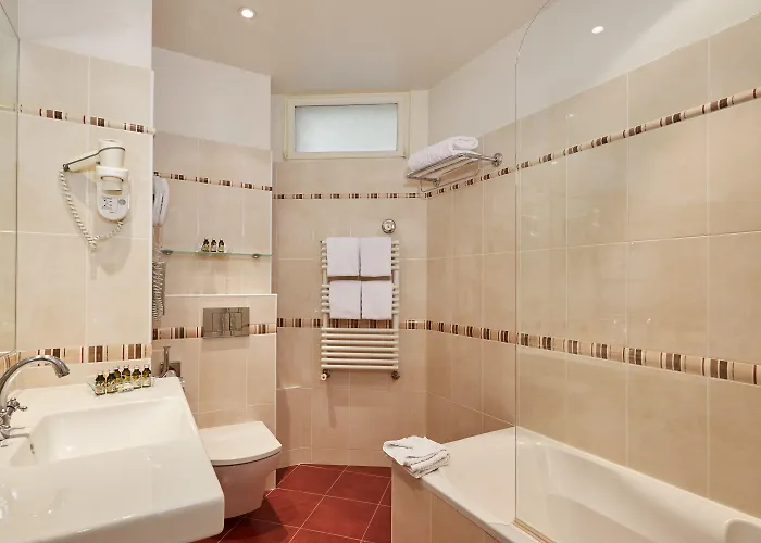 호텔 메이페어 4*