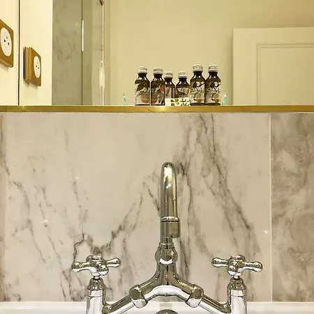 Hotel Mayfair 4*