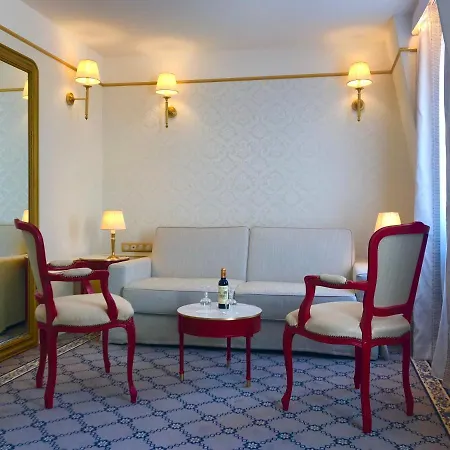 Mayfair Hotel 4*